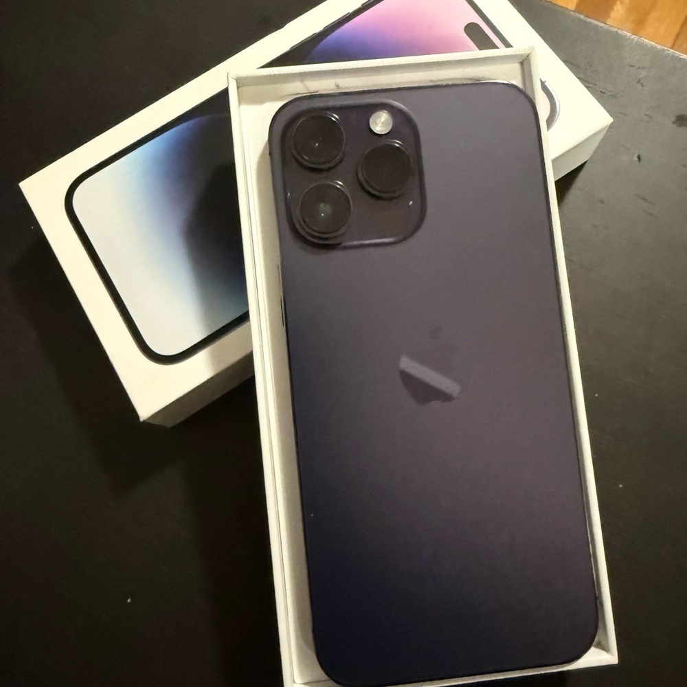 iPhone 14 Pro Max unlocked, pre owned in great condition 

IMEI 356200544835560